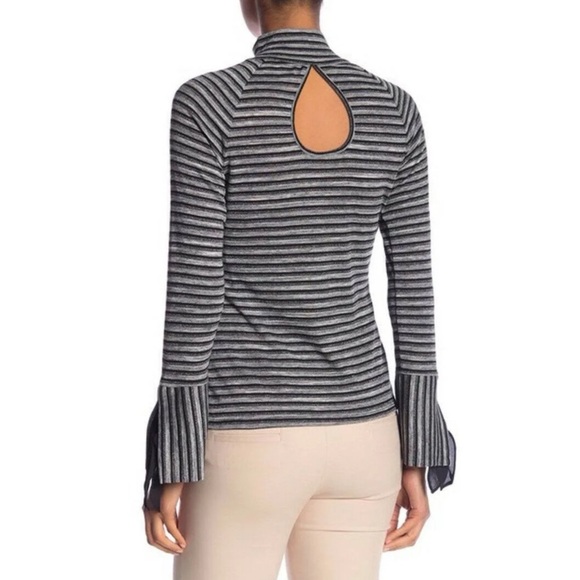 3/$10⚡️Laundry By Shelli Segal Black & Silver Bell Sleeve Turtleneck w Cutout - Picture 1 of 16